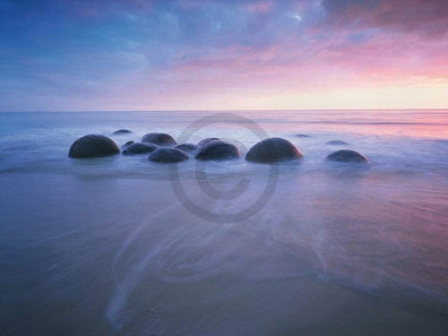 Popp Hackner Moeraki Boulders Reproducción de arte 80x60cm | Yourdecoration.es