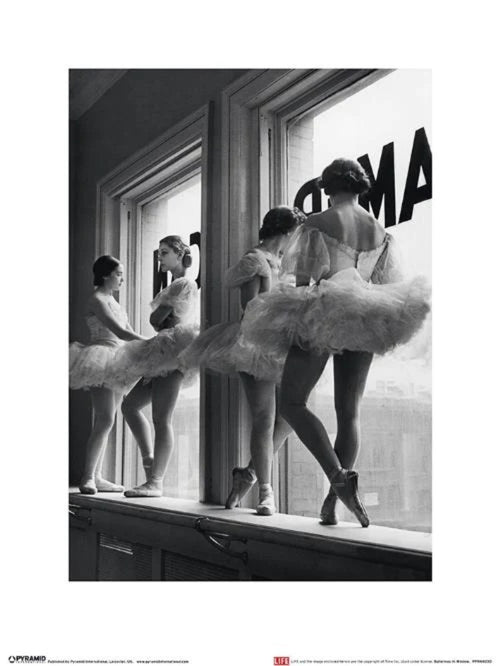 Reproducción de arte Time Life Ballerinas In Window 30x40cm Pyramid PPR44030 | Yourdecoration.es