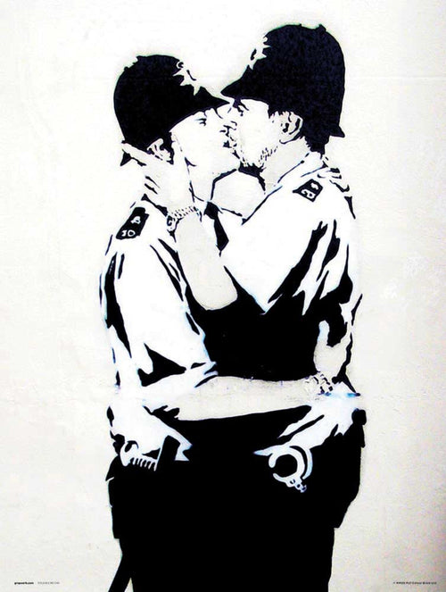 Grupo Erik Brandalised Bobbies Kissing Reproducción de arte 30X40cm | Yourdecoration.es